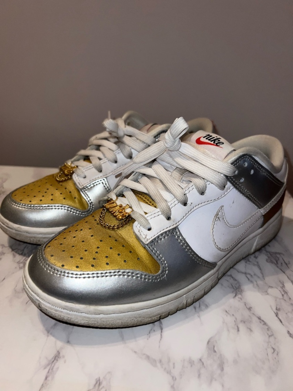 Nike Women's Dunk Low SE "Heirloom" sneakers USED